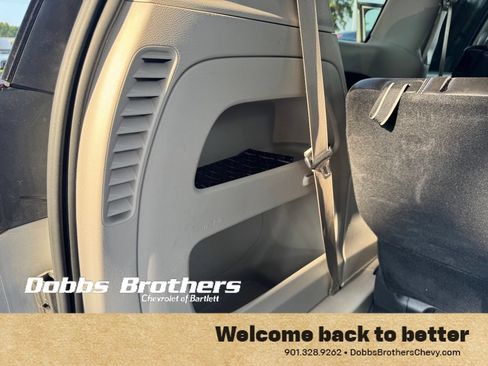 Used 2024 Chrysler Pacifica Touring-L FWD image 43