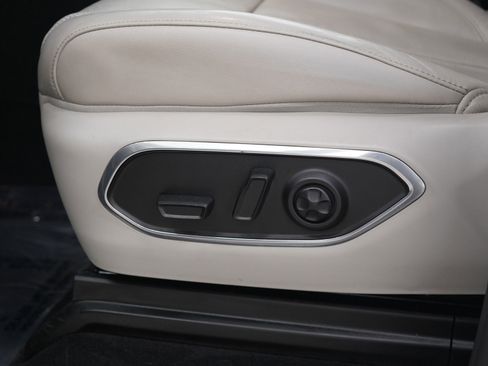 Used 2022 Jeep Wagoneer Series II w/ Premium Group I image 30