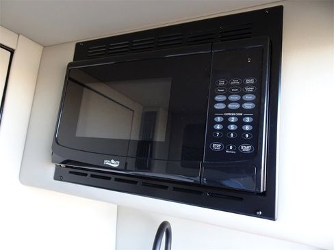 Used 2023 Mercedes-Benz Sprinter 3500 image 18