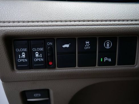 Used 2024 Honda Odyssey Touring image 17