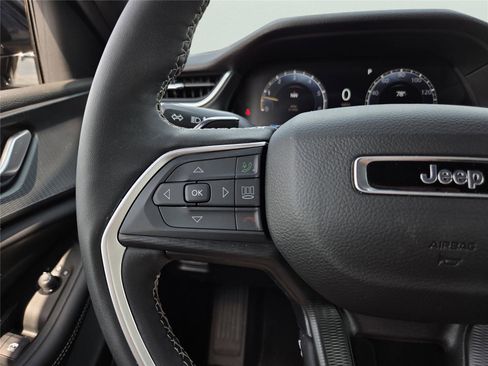 New 2025 Jeep Grand Cherokee L Altitude image 29