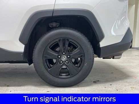 Used 2022 Toyota RAV4 XLE AWD/4WD image 16