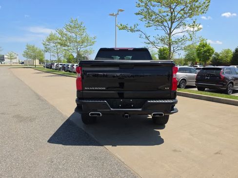 Used 2025 Chevrolet Silverado 1500 LT Trail Boss AWD/4WD image 5