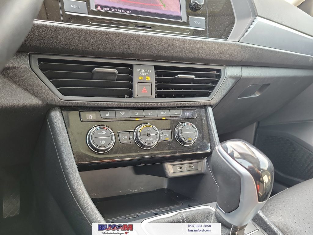 Used 2024 Volkswagen Jetta SE FWD image 24