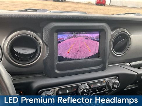 Used 2023 Jeep Wrangler Unlimited w/ Cold Weather Group AWD/4WD image 18