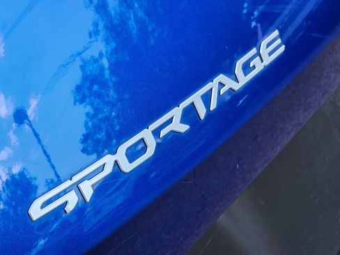 Used 2023 Kia Sportage EX image 11