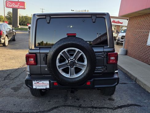 Used 2018 Jeep Wrangler Unlimited Sahara image 6