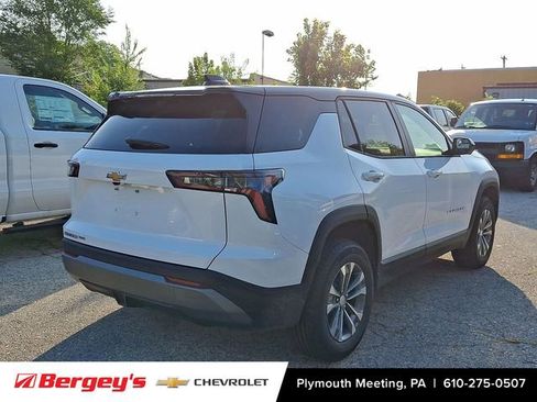 New 2026 Chevrolet Equinox LT w/ Convenience Package II image 3