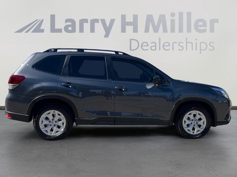 Used 2023 Subaru Forester BASE image 6