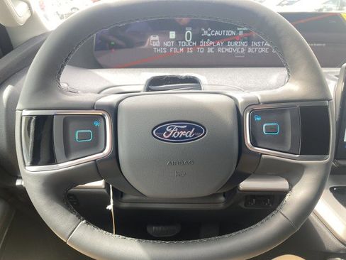 New 2025 Ford Expedition Active image 12