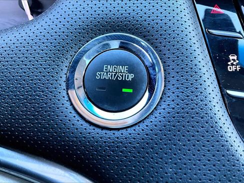 Used 2019 Cadillac XTS image 33