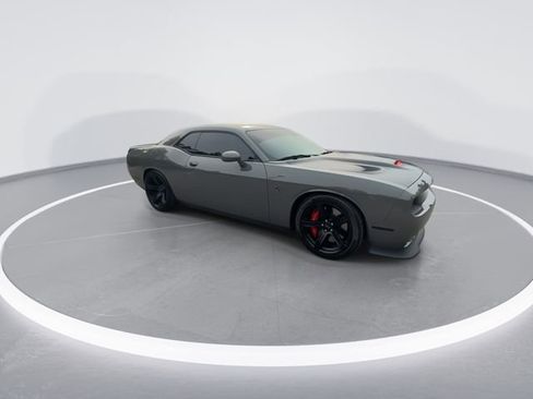 Used 2017 Dodge Challenger SRT Hellcat RWD image 2