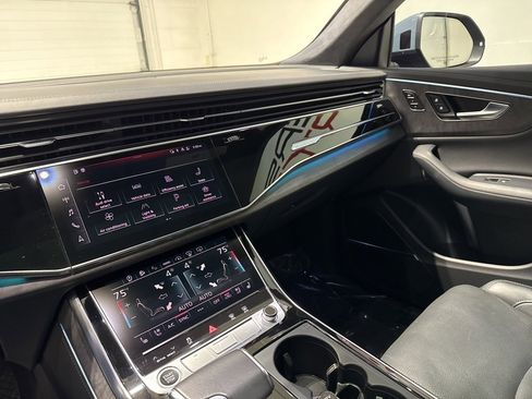 Used 2023 Audi Q8 Prestige w/ Prestige Package image 15