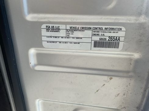 Used 2024 Jeep Grand Cherokee L Laredo AWD/4WD image 24