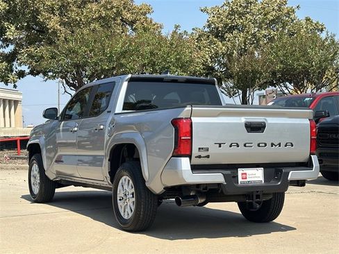 Certified 2025 Toyota Tacoma SR5 image 3