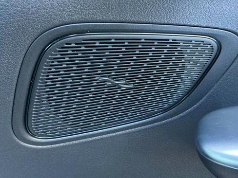 Used 2025 Mercedes-Benz GLC 350e 4MATIC image 22