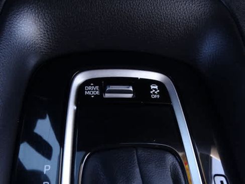 Used 2024 Toyota Corolla SE image 32