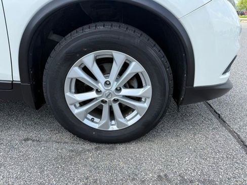 Used 2016 Nissan Rogue SV w/ SV Premium Package AWD/4WD image 21