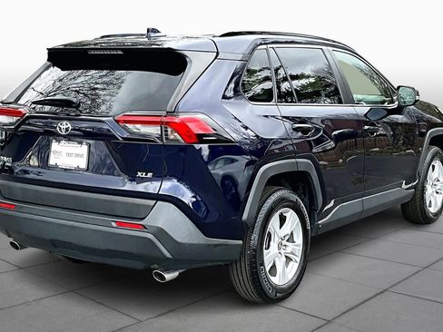 Used 2021 Toyota RAV4 XLE w/ Convenience Package image 13