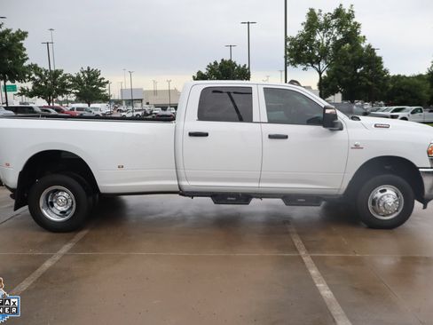 Used 2024 RAM 3500 Tradesman w/ Chrome Appearance Group AWD/4WD image 2