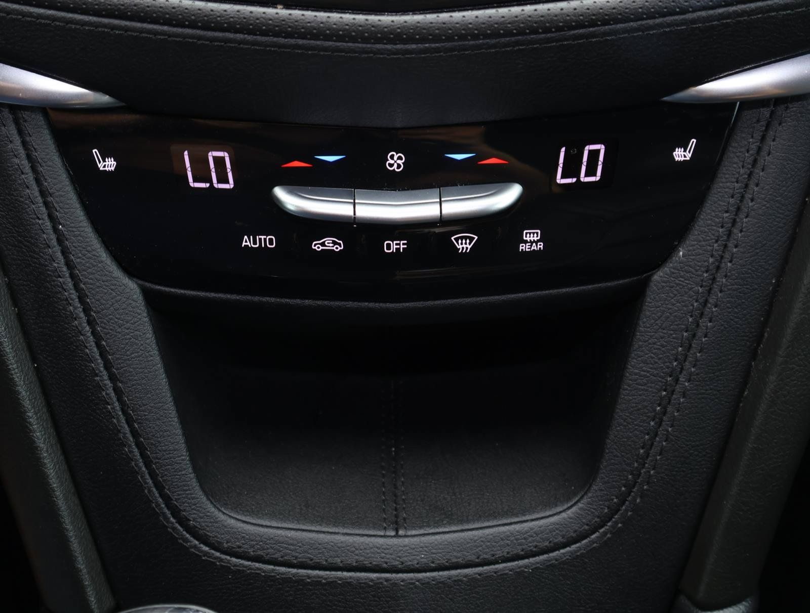 Used 2025 Cadillac XT6 Luxury FWD image 28