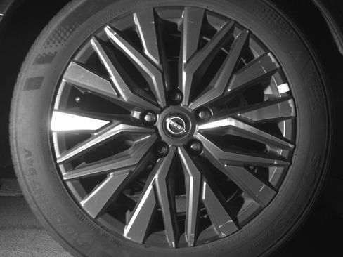 Used 2025 Nissan Altima 2.5 SV FWD image 15