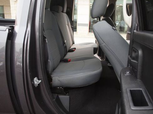 Used 2017 RAM 1500 Express AWD/4WD image 7