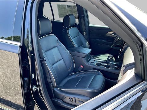 Used 2022 Chevrolet Traverse Premier w/ LPO, Floor Liner Package FWD image 7