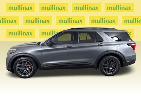Used 2025 Ford Explorer ST AWD/4WD image 11
