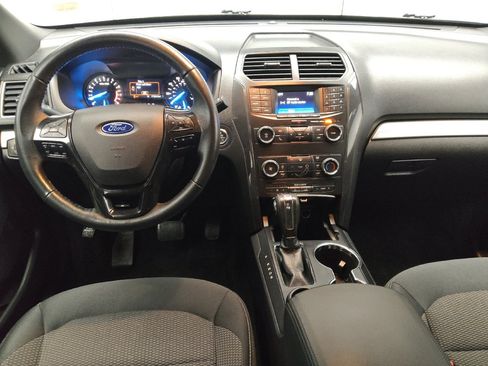 Used 2018 Ford Explorer XLT image 22