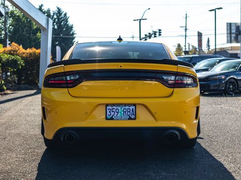 Used 2017 Dodge Charger R/T RWD image 8