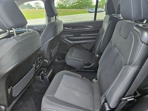Used 2023 Jeep Grand Cherokee L Laredo AWD/4WD image 25