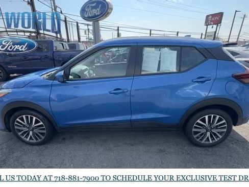 Used 2024 Nissan Kicks SV image 2