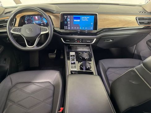 Used 2024 Volkswagen Atlas SE FWD image 23