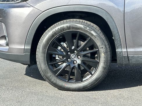 Used 2019 Toyota Highlander SE image 24