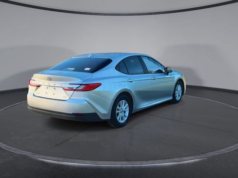 Used 2026 Toyota Camry LE FWD image 8