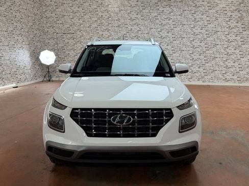 New 2026 Hyundai Venue SEL FWD image 2
