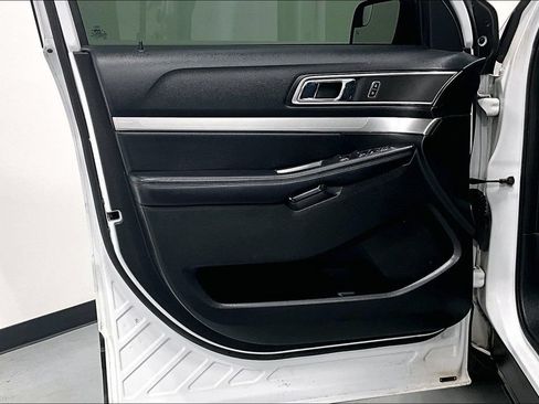 Used 2017 Ford Explorer XLT AWD/4WD image 21