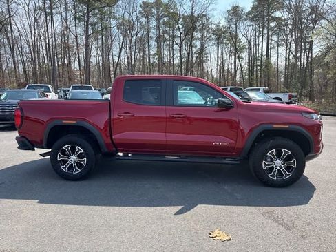 Used 2025 GMC Canyon AT4 image 6