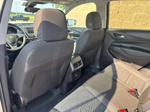 Used 2024 Chevrolet Equinox LT FWD image 12