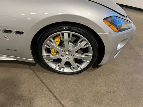 Used 2010 Maserati GranTurismo S image 32