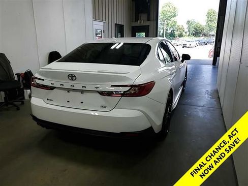 Used 2025 Toyota Camry SE FWD image 21