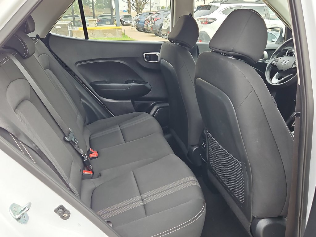 Used 2025 Hyundai Venue SEL FWD image 30