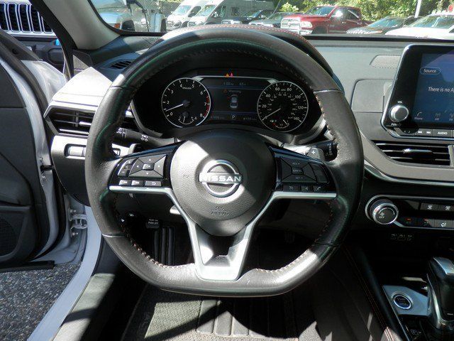 Used 2024 Nissan Altima 2.5 SR FWD image 18