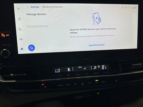 Used 2025 Toyota Sienna XSE image 29