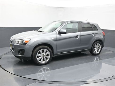 Used 2015 Mitsubishi Outlander Sport ES image 2