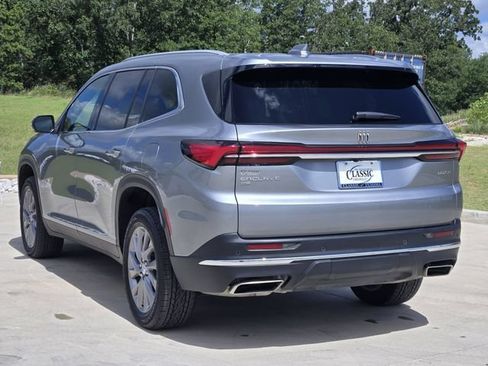 Used 2025 Buick Enclave Preferred AWD/4WD image 6