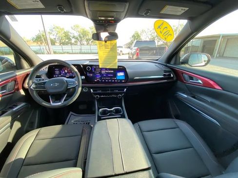 Used 2024 Chevrolet Traverse Z71 AWD/4WD image 15