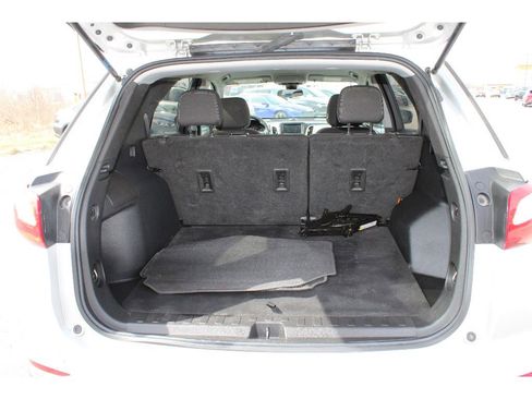 Used 2021 Chevrolet Equinox LS w/ LS Convenience Package image 8