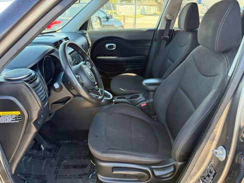 Used 2019 Kia Soul w/ Convenience Package image 10